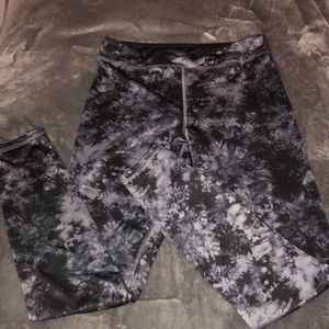black and gray tie-dye leggings from forever 21